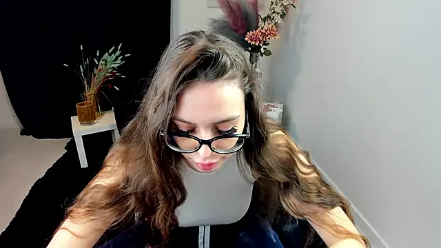 18perfecttits online show from February 2026 12:35:01 PM