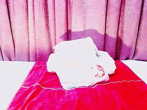 Snapshot of BustyWendy chatting on December 2024 03:20:01 AM BustyWendy online show from December 2024 03:20:01 AM
