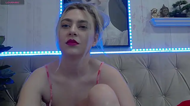 Snapshot of AvaBlue_ chatting on February 2025 07:15:02 AM AvaBlue online show from February 2025 07:15:02 AM