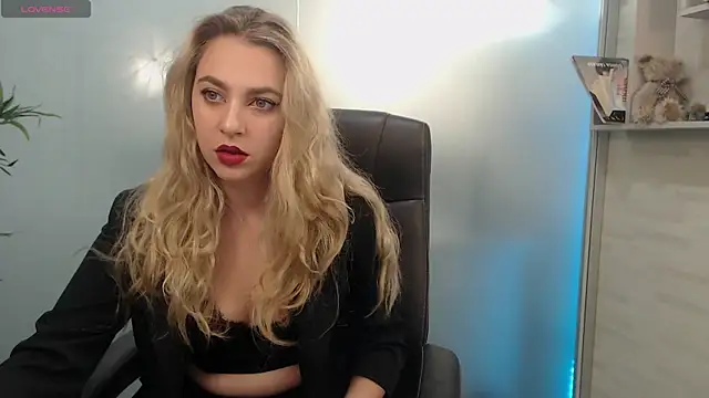 Snapshot of AvaBlue_ chatting on March 2025 04:04:01 AM AvaBlue online show from March 2025 04:04:01 AM