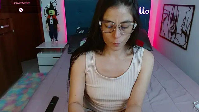 Snapshot of antonella_sweet33 chatting on October 2025 06:05:01 PM antonella sweet33 online show from October 2025 06:05:01 PM