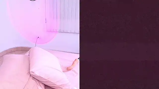 Little Siena online show from January 2026 01:58:02 PM