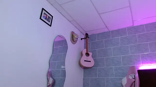 Dakota bumm online show from April 2026 06:53:01 PM