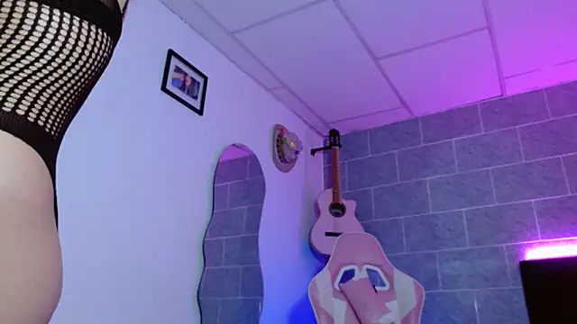 Dakota bumm online show from April 2026 06:03:02 PM