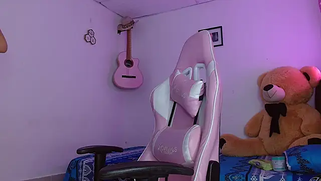 Dakota bumm online show from November 2025 02:27:01 PM