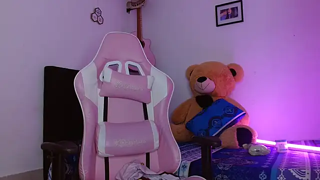 Dakota bumm online show from November 2025 08:02:01 PM