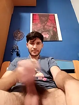 Snapshot of Esti02 chatting on December 2025 06:09:01 PM Esti02 online show from December 2025 06:09:01 PM