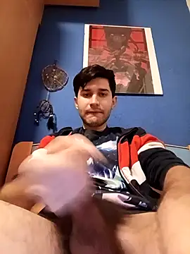 Snapshot of Esti02 chatting on December 2025 05:06:02 PM Esti02 online show from December 2025 05:06:02 PM