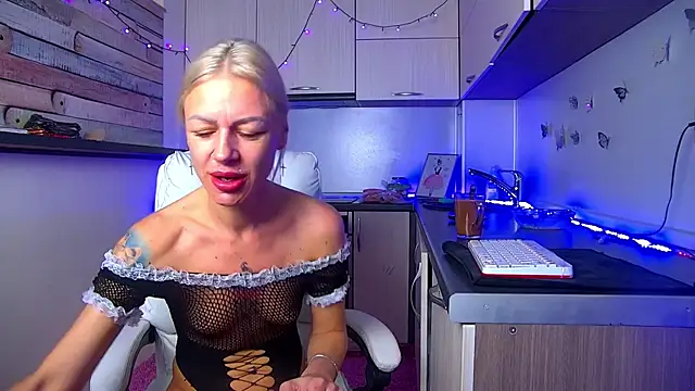 Skinny Nally online show from April 2026 01:21:01 AM