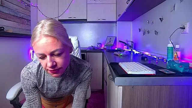 Skinny Nally online show from April 2026 01:18:01 AM