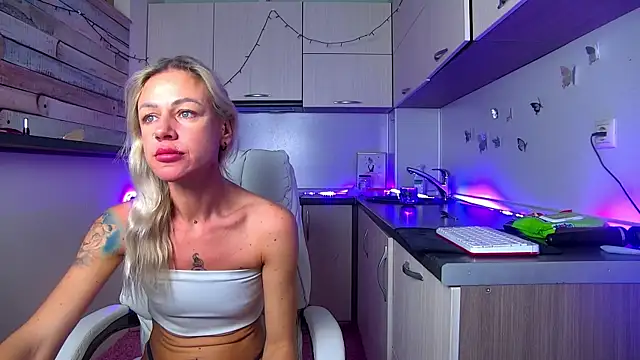 Skinny Nally online show from February 2026 01:17:02 AM