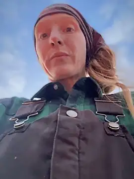 GoldenFlameGoddess online show from November 2025 12:48:01 AM