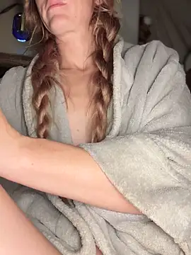 GoldenFlameGoddess online show from November 2025 01:37:01 PM