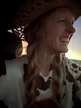 GoldenFlameGoddess online show from November 2025 01:22:01 AM