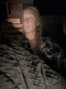 GoldenFlameGoddess online show from April 2026 03:33:01 AM