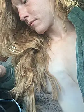 Snapshot of GoldenFlameGoddess chatting on February 2026 05:12:02 PM GoldenFlameGoddess online show from February 2026 05:12:02 PM