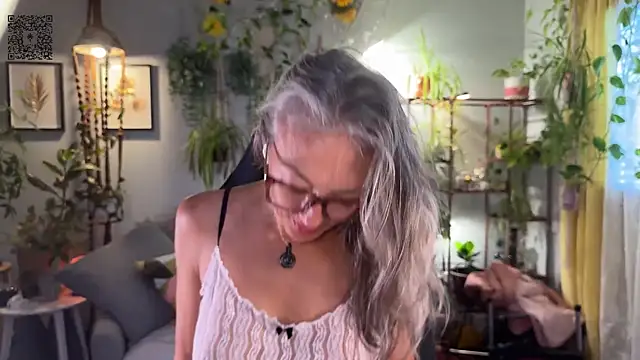sunniedayz  online show from September 2025 03:24:02 PM