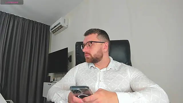 Findom guy online show from December 2025 03:45:01 PM