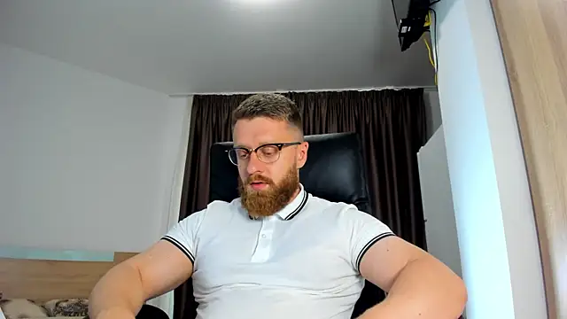 Snapshot of Findom_guy chatting on June 2026 03:17:01 PM Findom guy online show from June 2026 03:17:01 PM