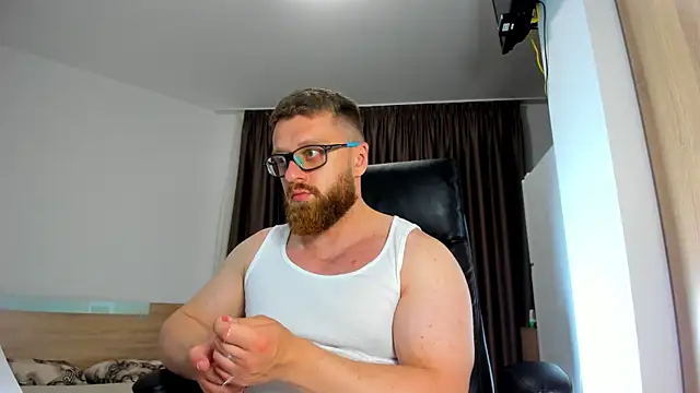 Snapshot of Findom_guy chatting on June 2026 02:55:01 PM Findom guy online show from June 2026 02:55:01 PM