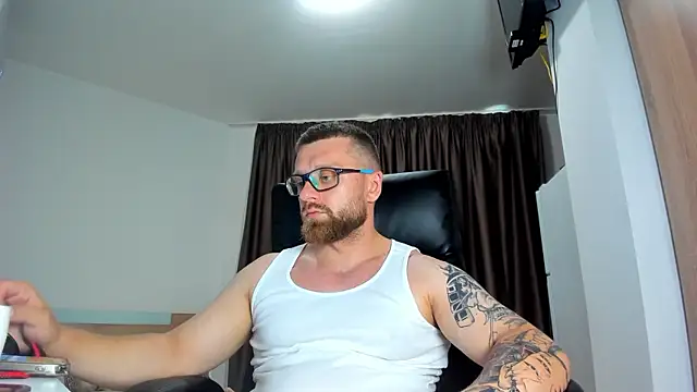 Snapshot of Findom_guy chatting on July 2026 04:07:02 PM Findom guy online show from July 2026 04:07:02 PM