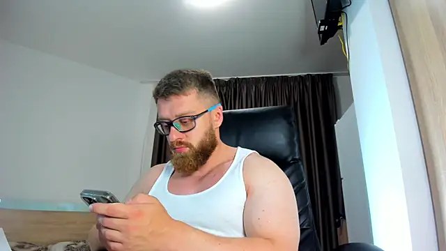Snapshot of Findom_guy chatting on June 2026 04:56:01 PM Findom guy online show from June 2026 04:56:01 PM