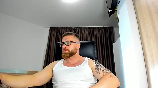 Snapshot of Findom_guy chatting on June 2026 06:05:02 PM Findom guy online show from June 2026 06:05:02 PM
