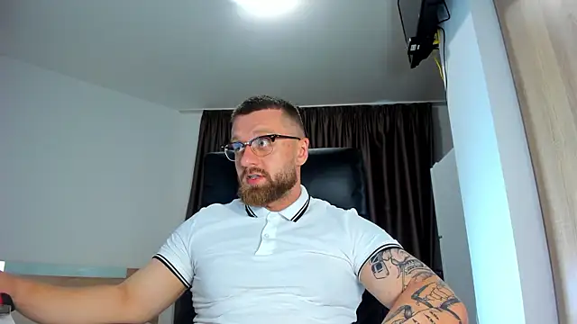 Snapshot of Findom_guy chatting on July 2026 05:13:01 PM Findom guy online show from July 2026 05:13:01 PM