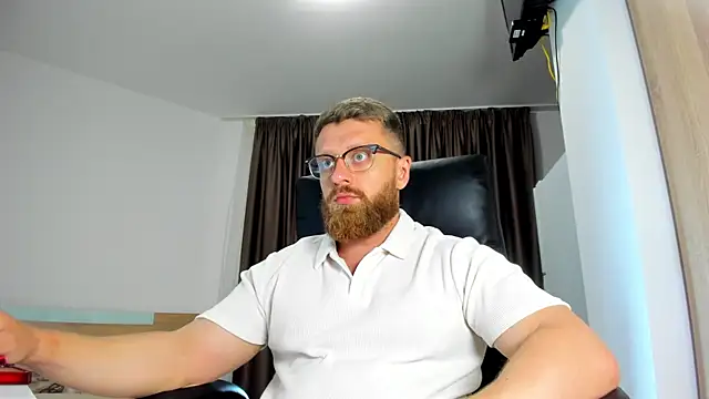 Snapshot of Findom_guy chatting on June 2026 05:29:01 PM Findom guy online show from June 2026 05:29:01 PM