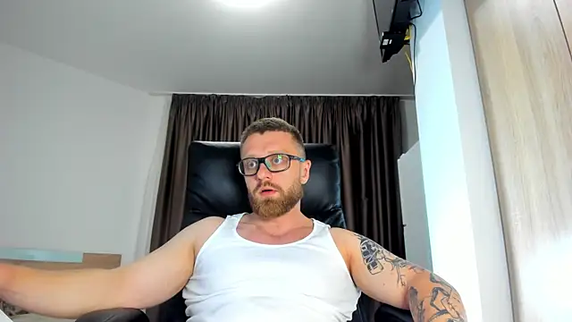 Snapshot of Findom_guy chatting on June 2026 07:31:02 PM Findom guy online show from June 2026 07:31:02 PM