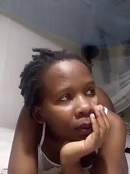Queentesi online show from February 2025 01:00:01 PM