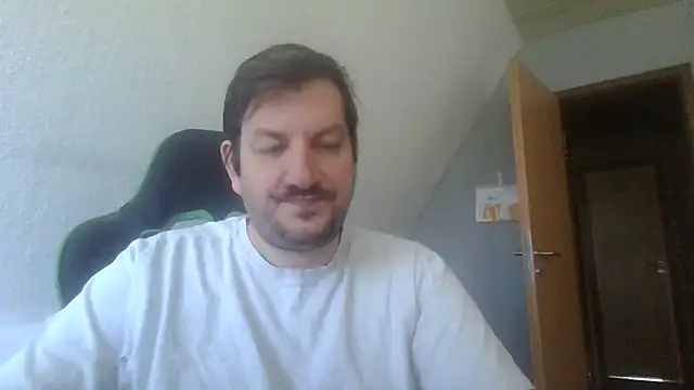 Snapshot of Golffahrer1982 chatting on November 2025 11:15:02 AM Golffahrer1982 online show from November 2025 11:15:02 AM