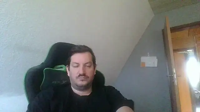 Snapshot of Golffahrer1982 chatting on October 2025 09:44:01 AM Golffahrer1982 online show from October 2025 09:44:01 AM