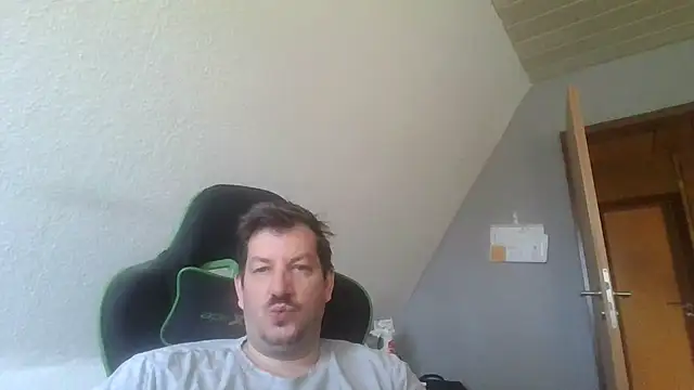 Snapshot of Golffahrer1982 chatting on September 2025 10:15:01 AM Golffahrer1982 online show from September 2025 10:15:01 AM