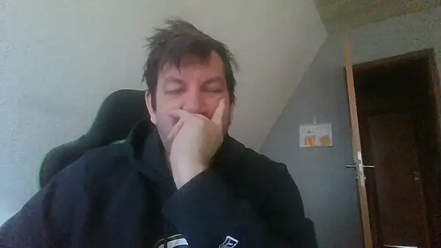 Snapshot of Golffahrer1982 chatting on November 2025 09:57:02 AM Golffahrer1982 online show from November 2025 09:57:02 AM