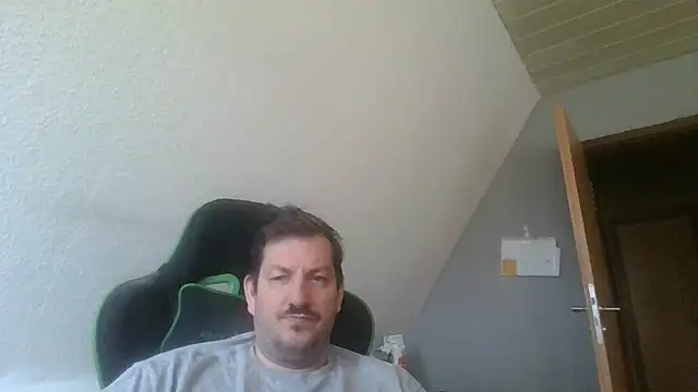 Snapshot of Golffahrer1982 chatting on September 2025 10:04:02 AM Golffahrer1982 online show from September 2025 10:04:02 AM