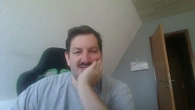 Snapshot of Golffahrer1982 chatting on January 2026 12:09:02 PM Golffahrer1982 online show from January 2026 12:09:02 PM