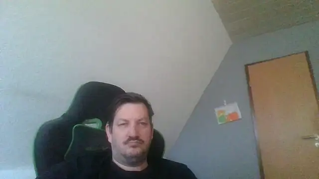 Snapshot of Golffahrer1982 chatting on February 2026 01:44:01 PM Golffahrer1982 online show from February 2026 01:44:01 PM