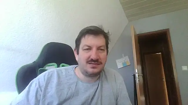 Snapshot of Golffahrer1982 chatting on May 2026 09:31:02 AM Golffahrer1982 online show from May 2026 09:31:02 AM