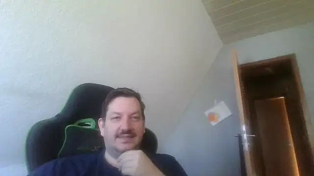 Golffahrer1982 online show from April 2026 08:18:02 AM