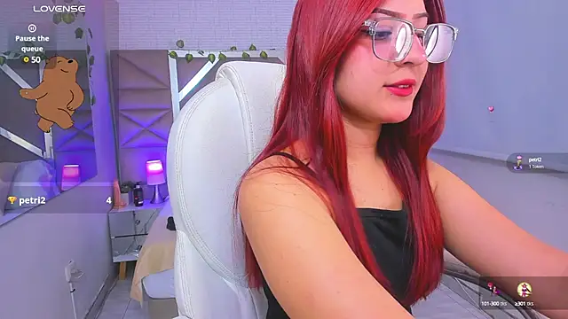 Zoe Lennoxx online show from February 2025 01:43:01 PM
