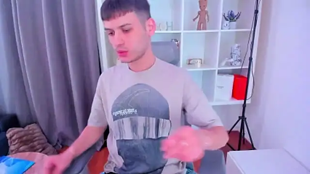 andboyfor6 online show from April 2026 11:47:02 AM