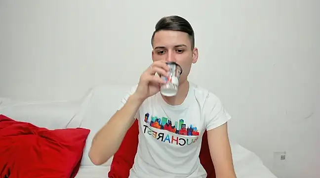 Snapshot of andboyfor6 chatting on December 2024 08:15:01 AM andboyfor6 online show from December 2024 08:15:01 AM