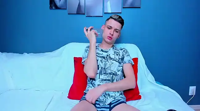 Snapshot of andboyfor6 chatting on January 2025 09:35:02 AM andboyfor6 online show from January 2025 09:35:02 AM