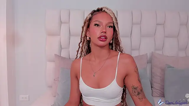 Snapshot of dari_kim chatting on December 2024 01:02:01 PM dari kim online show from December 2024 01:02:01 PM