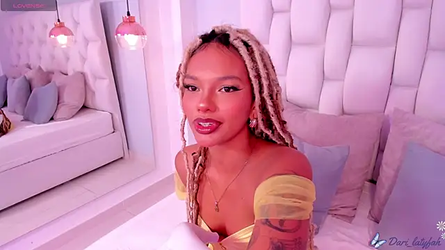 Snapshot of dari_kim chatting on December 2024 01:03:02 PM dari kim online show from December 2024 01:03:02 PM