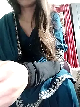 Snapshot of Noor_Darliing chatting on February 2026 02:05:01 PM Noor Darliing online show from February 2026 02:05:01 PM