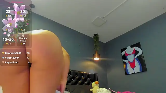 Sophiietaylor online show from November 2025 11:30:02 PM