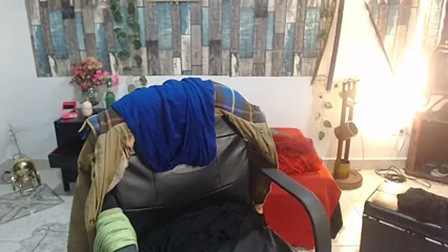 Snapshot of KarimaSarabe chatting on November 2025 09:31:01 PM KarimaSarabe online show from November 2025 09:31:01 PM