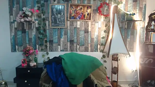 Snapshot of KarimaSarabe chatting on November 2025 08:56:02 PM KarimaSarabe online show from November 2025 08:56:02 PM